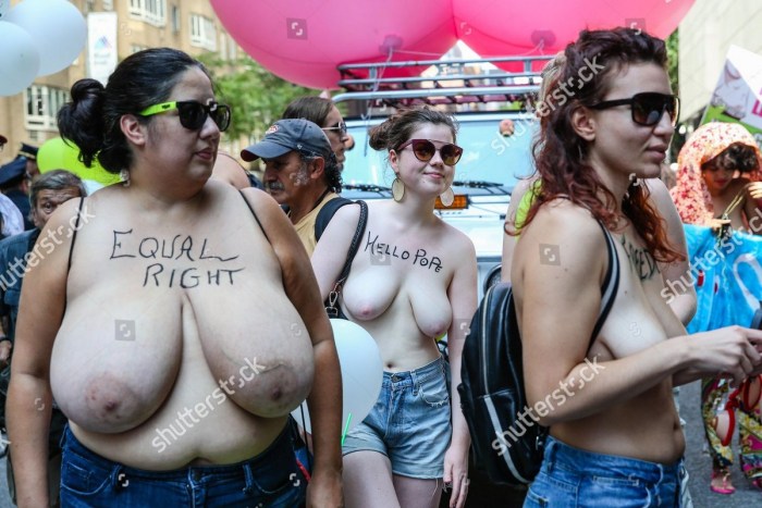 Many women with naked tits