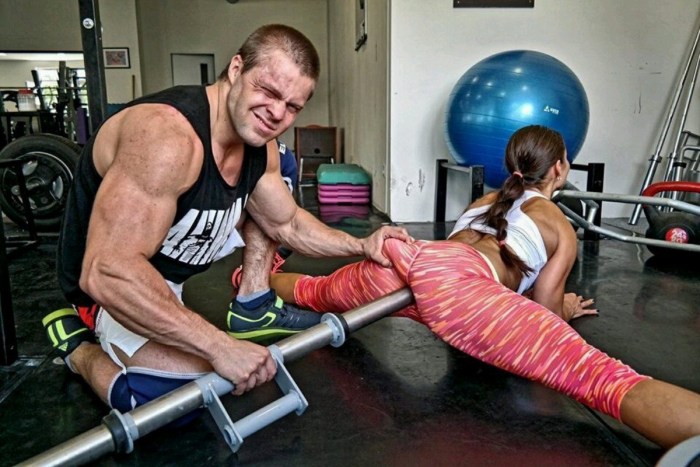 Funny girls in the gym