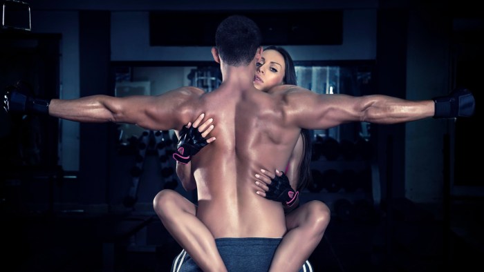 Shiphole in the gym with a coach