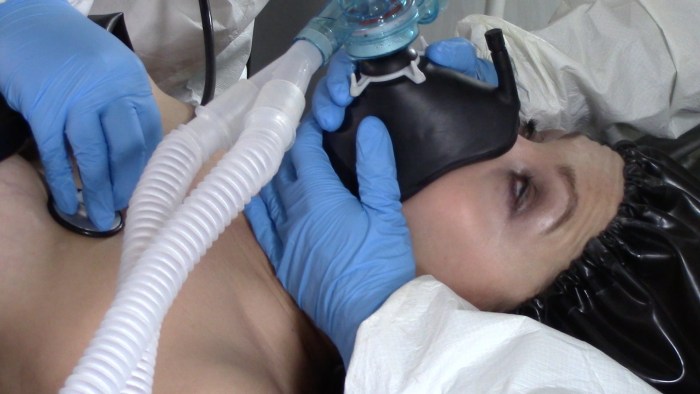 Oxygen mask anesthesia