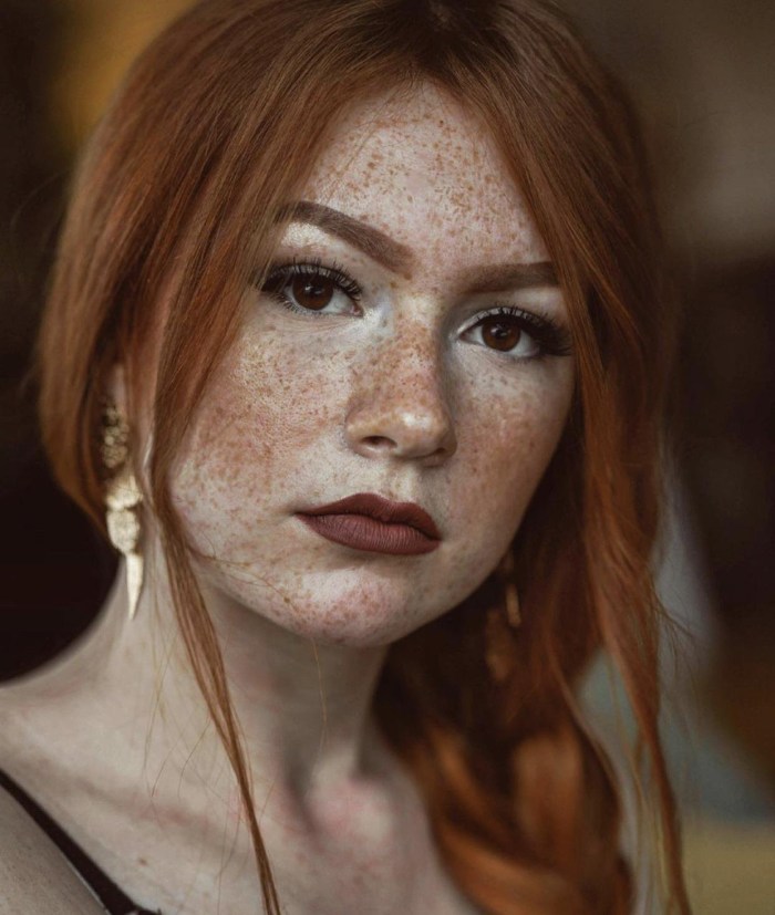 Peyton Murmayer with freckles