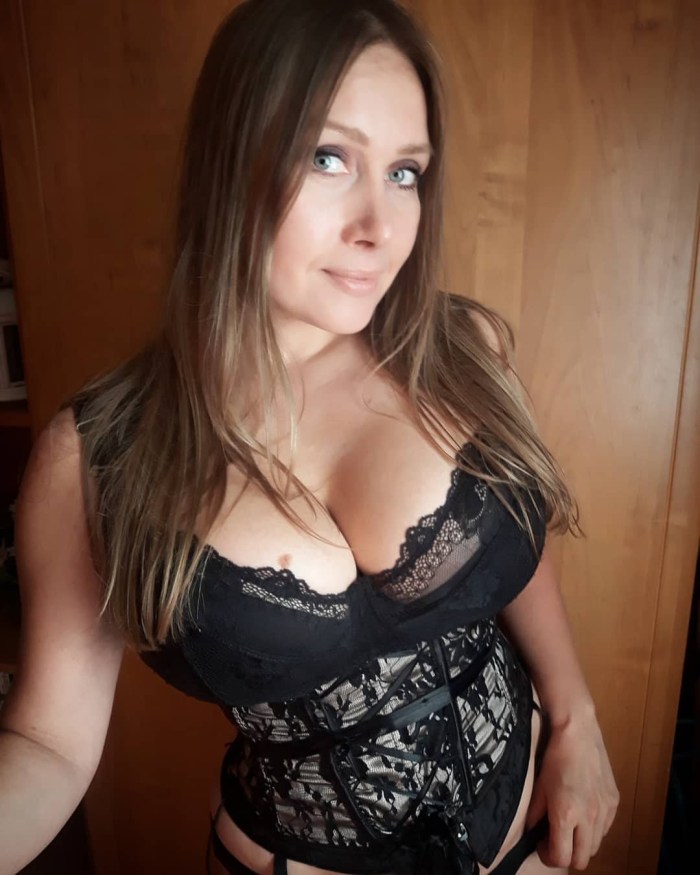 Juicy women from social networks