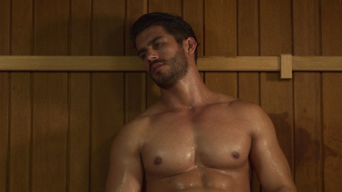 Jaime Lorente torso