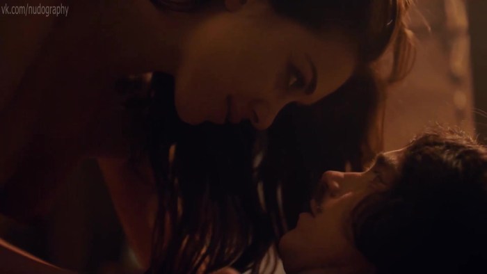 Jessica Paré naked in the movie "Time Machine in Jacuzzi"