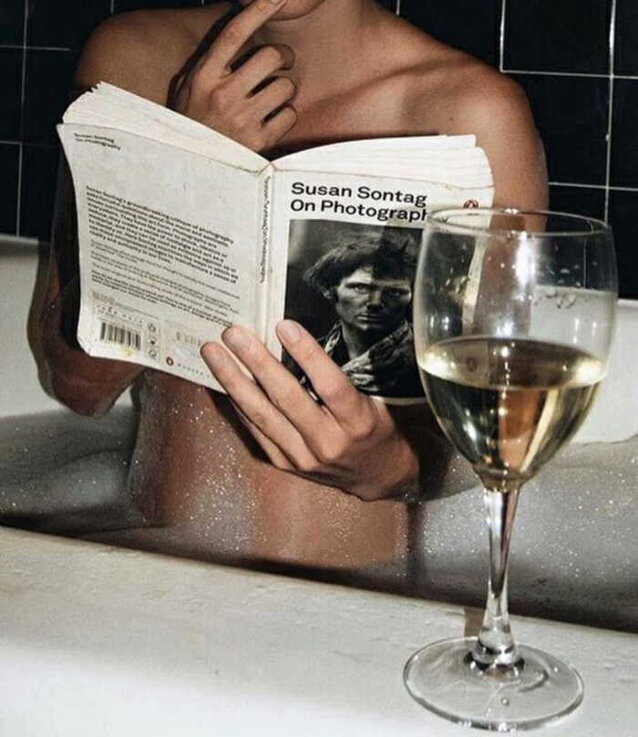 Photoshoot of a bath with books