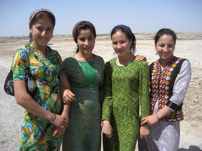 Turkmenka is a beautiful figure