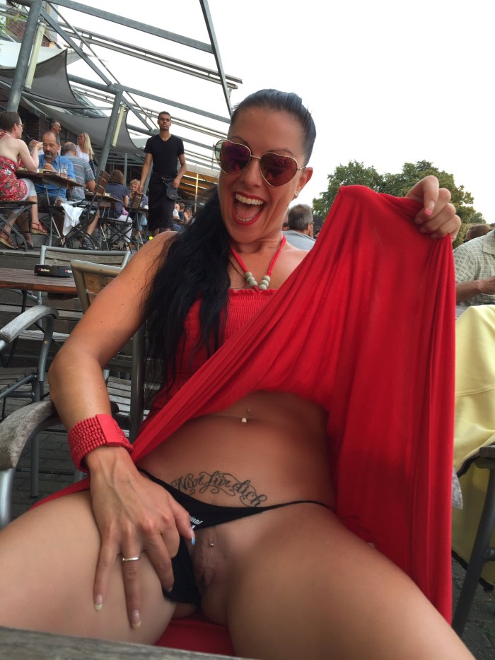 Drunk girls without panties