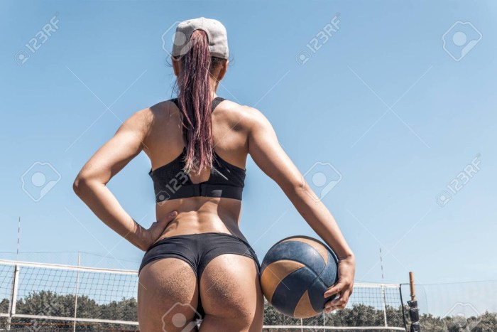 UAE woman buttocks
