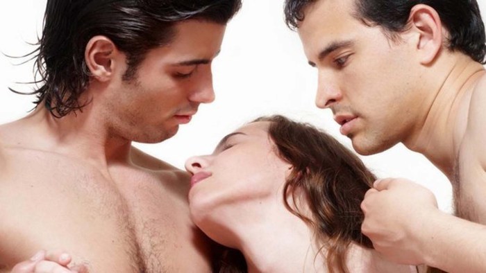 "Threesome", 2011