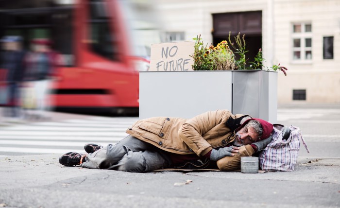 A beggar with a plate layout