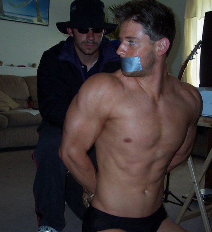 Muscular man Dreamboybondage