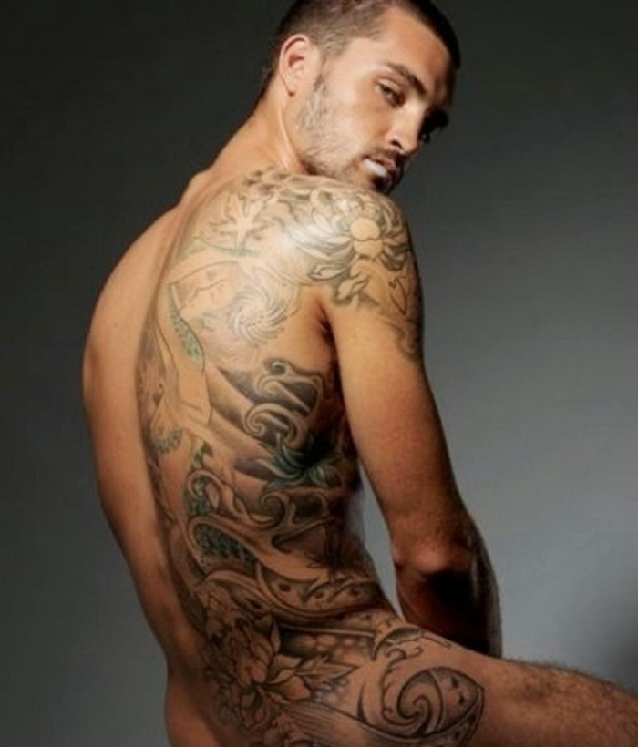 Beautiful pumped naked men