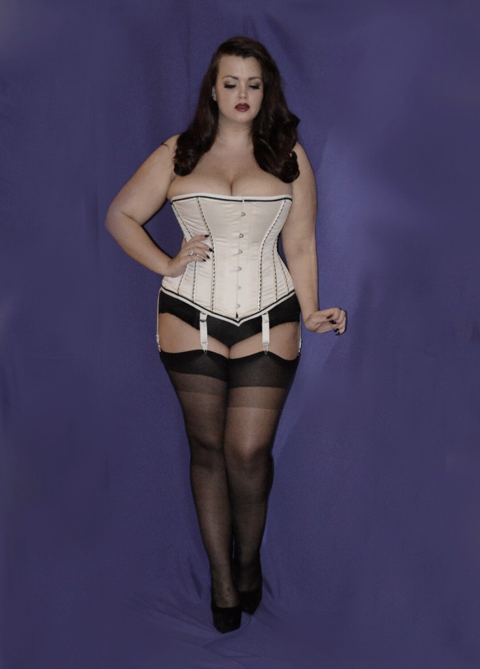 Plus Size Georgina Horn in stockings