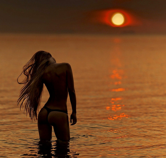 Girl sea evening