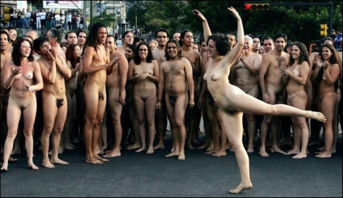 Group fuck in the pool