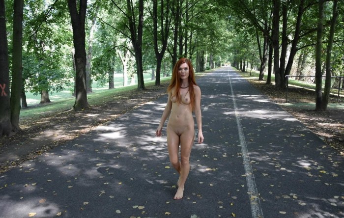 Girls without panties walk around the city