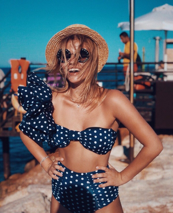 Anastasia Ukolova in underwear seven dinners