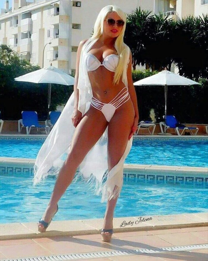 Model Elena unique