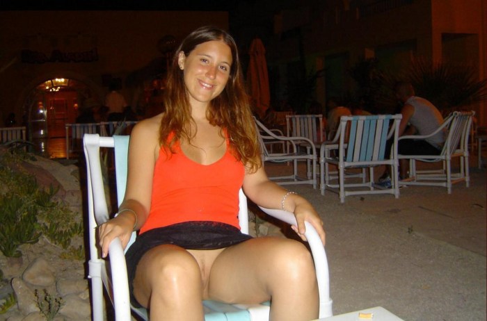 Under a skirt without panties by chance