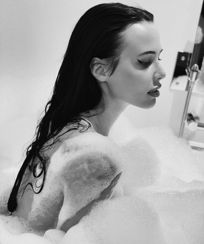 Anastasia Volkonskaya-Rishetova Naked