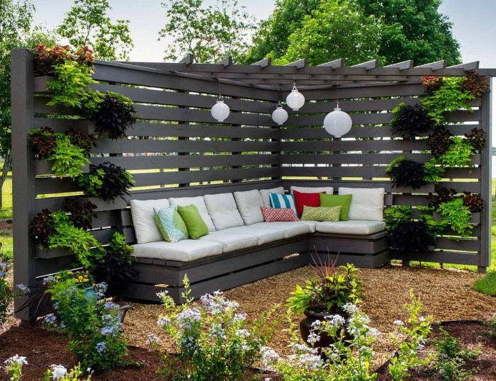 The arrangement of the garden
