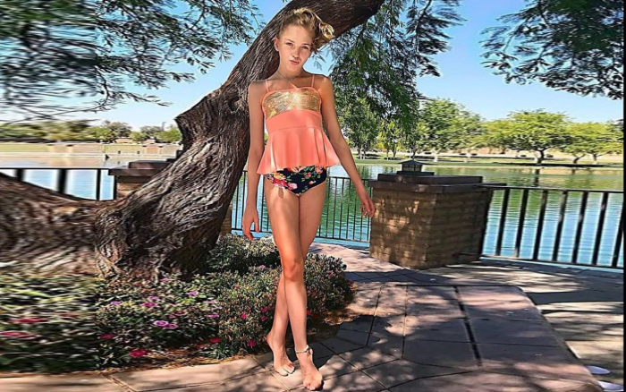Sandra Kistersky model in a swimsuit