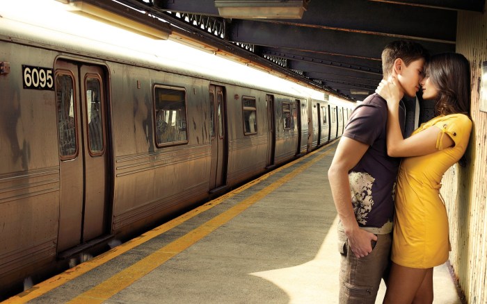 Kiss at the station