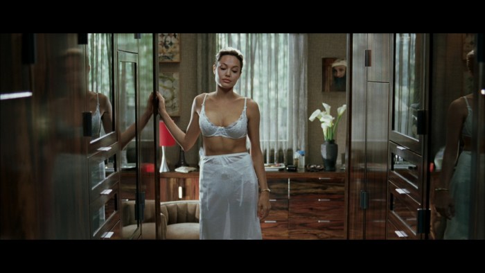 Angelina Jolie in the movie Mr. and Mrs. Naked