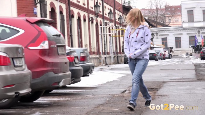The girl described herself in a traffic jam