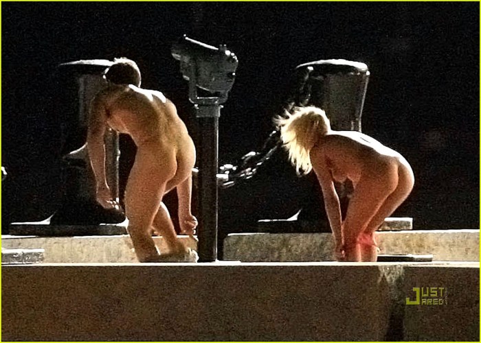 Anna Faris undressed in the film