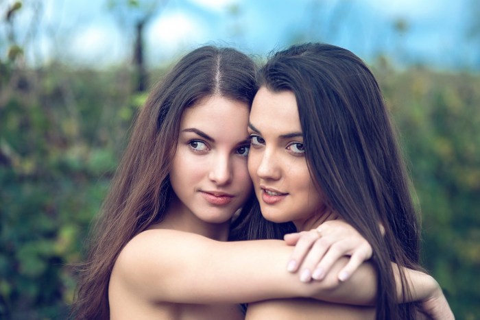 Erosessia of two girls
