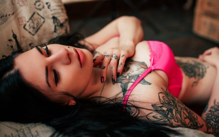 Erotic girls with tattoos