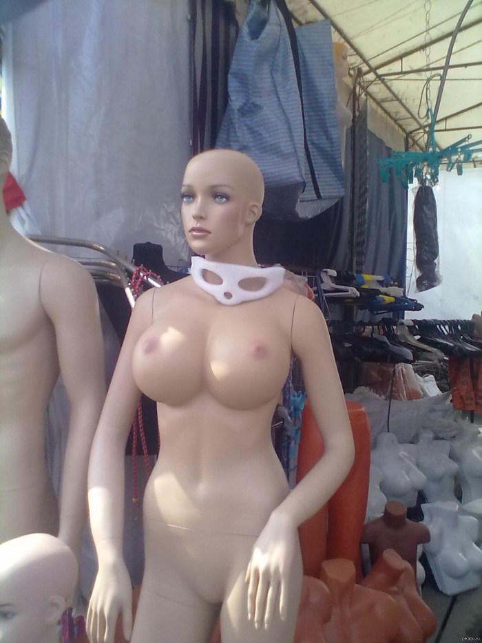 Nicolette Shea - The Mannequin Humping Challenge