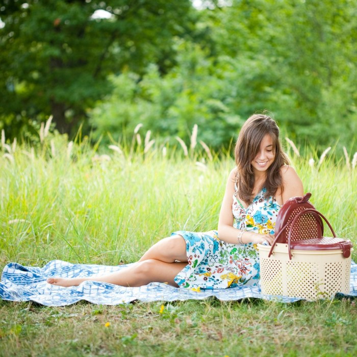 Girls on the picnic