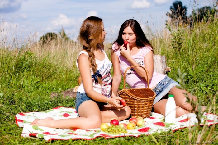 Girls of the prankster