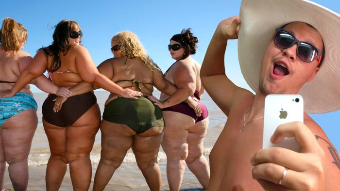 A lot of fat women in swimsuits