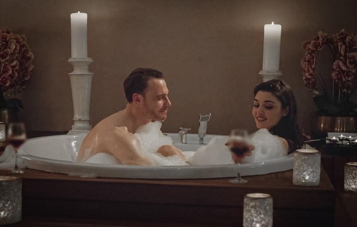Ed and Serkan in the bathroom