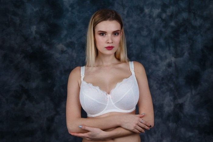 Huge overhead boobs