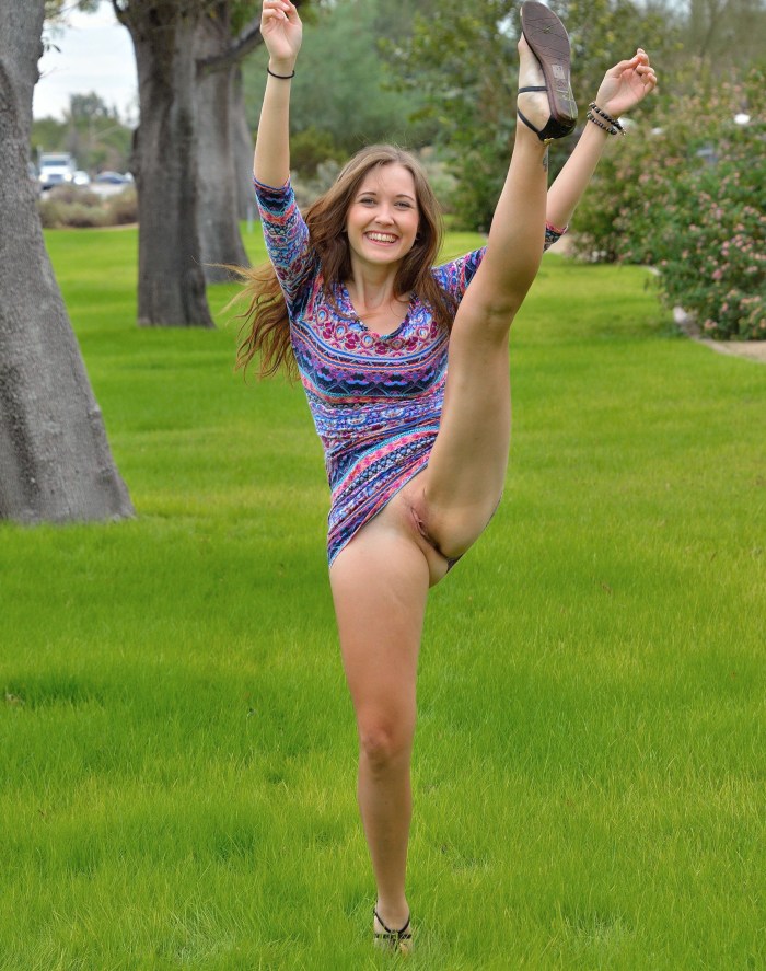 The girl bent down in a skirt without panties