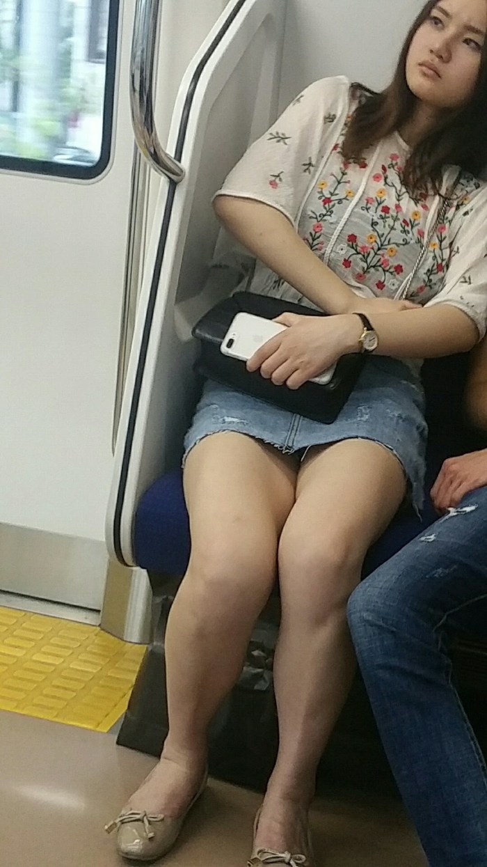 Bulge (Women's Reaction) on the bus
