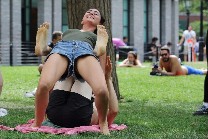 FTV Public Pussy Camel Foot in Sport Leggins