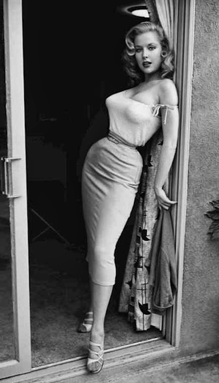Betty Brosmer 2015