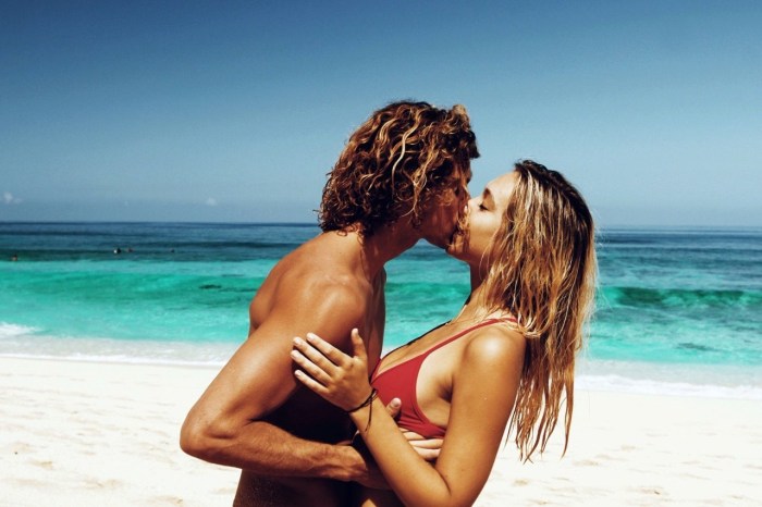 Alexis Ren and Jay Alvarez