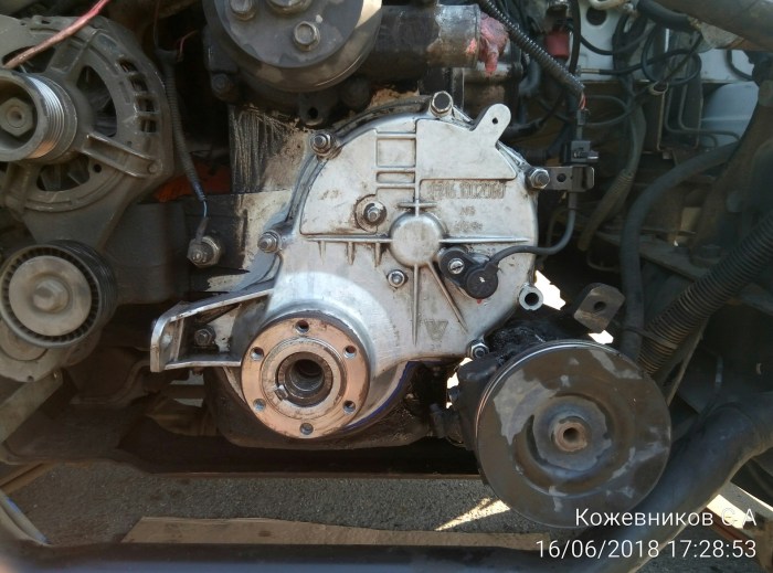 The location of the camshaft sensor UMZ 4216