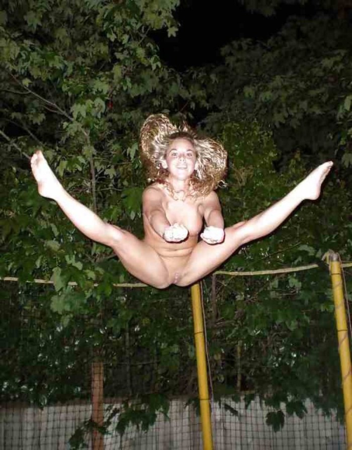 Cool naked girls