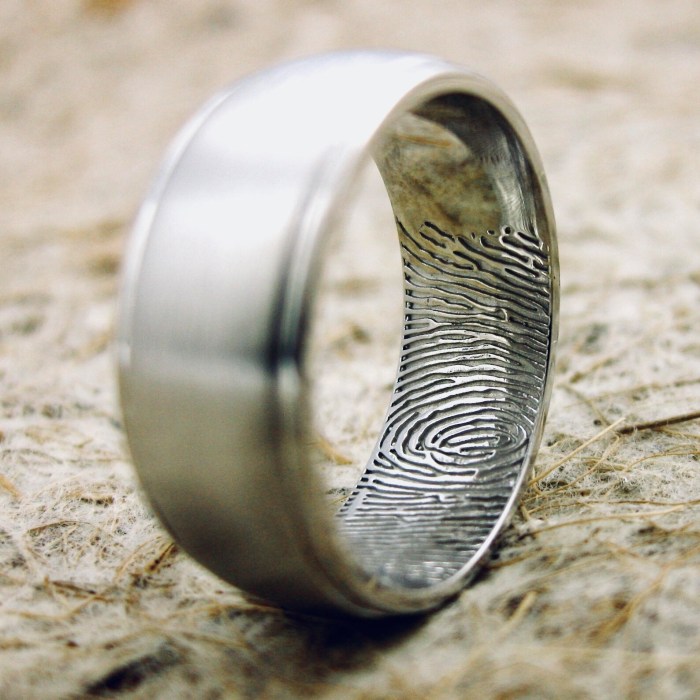 Engraving on the rings