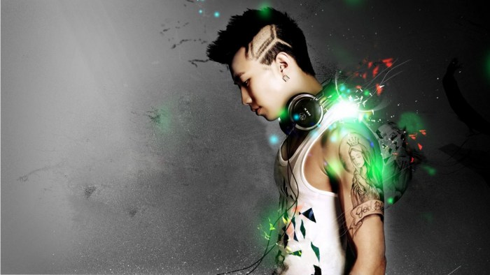 The guy in the DJ headphones