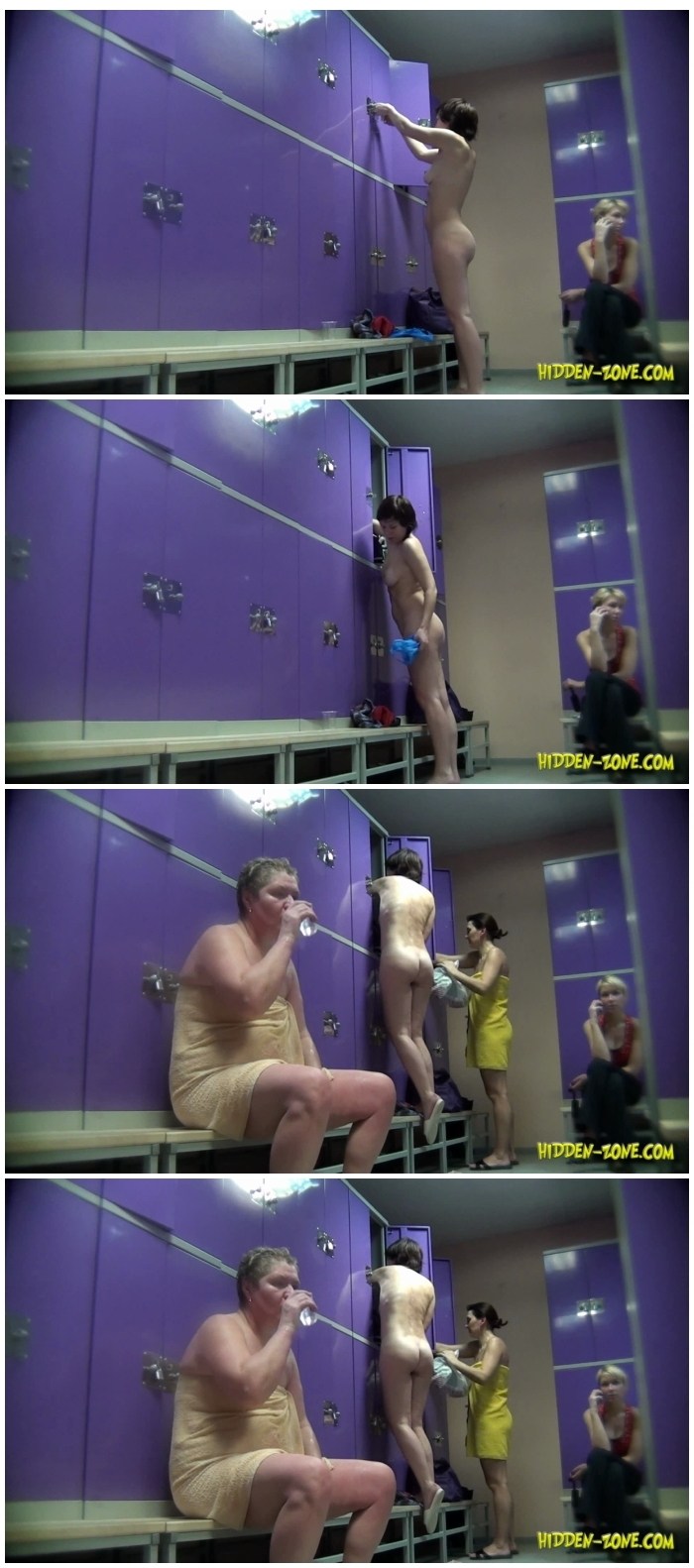 Hidden camera in the locker room Spy School
