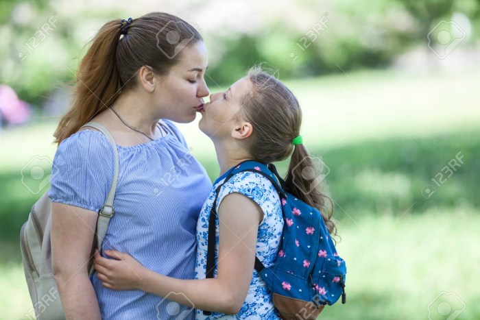 Sofia and Sam WiFe and Mother