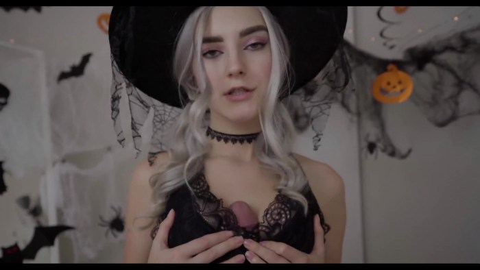 Eve Alfi Halloween